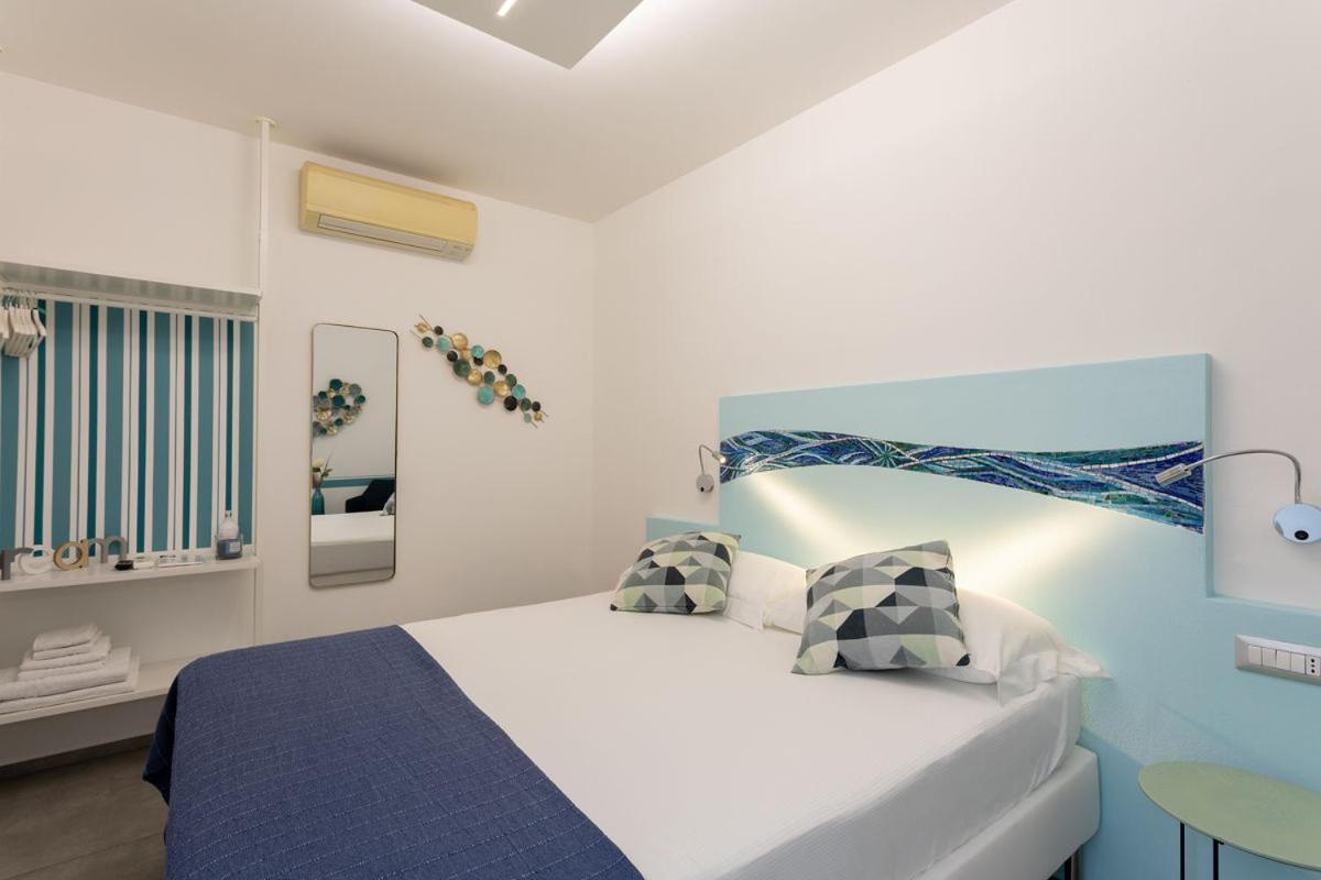 Hotel Little Square Arona Exterior foto